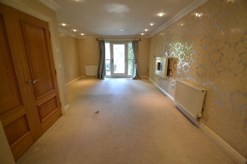 Flat Widmore Road in Greater London