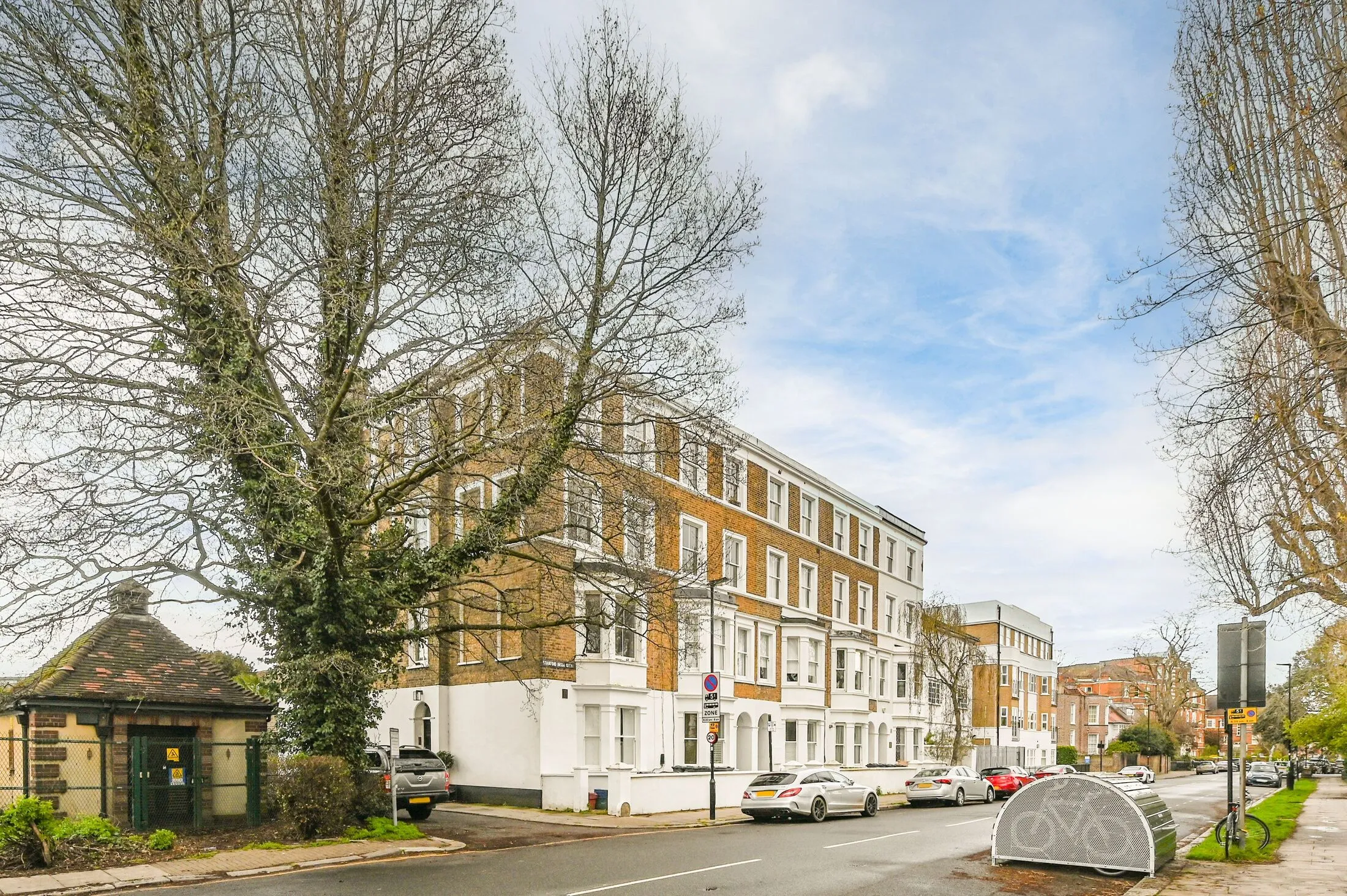 Flat Stamford Brook Avenue in Greater London