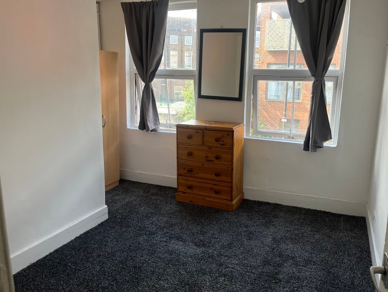 Room Southampton Way in Greater London