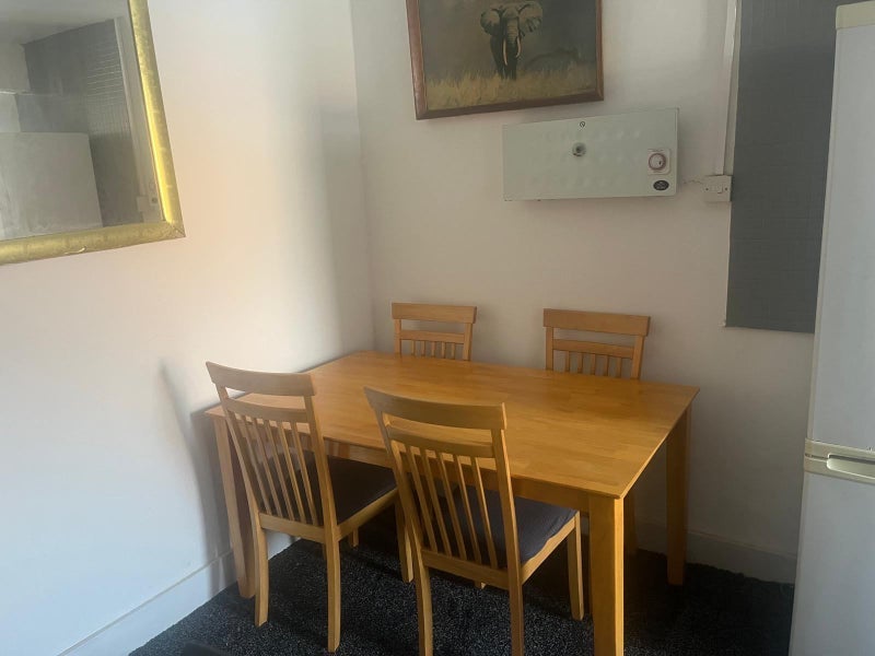 Room Southampton Way in Greater London