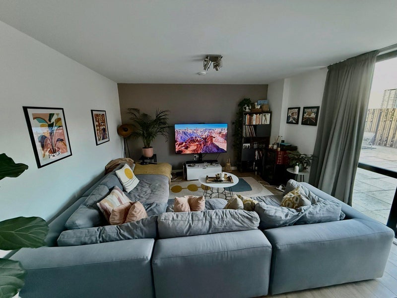Room Forrester Way in Greater London