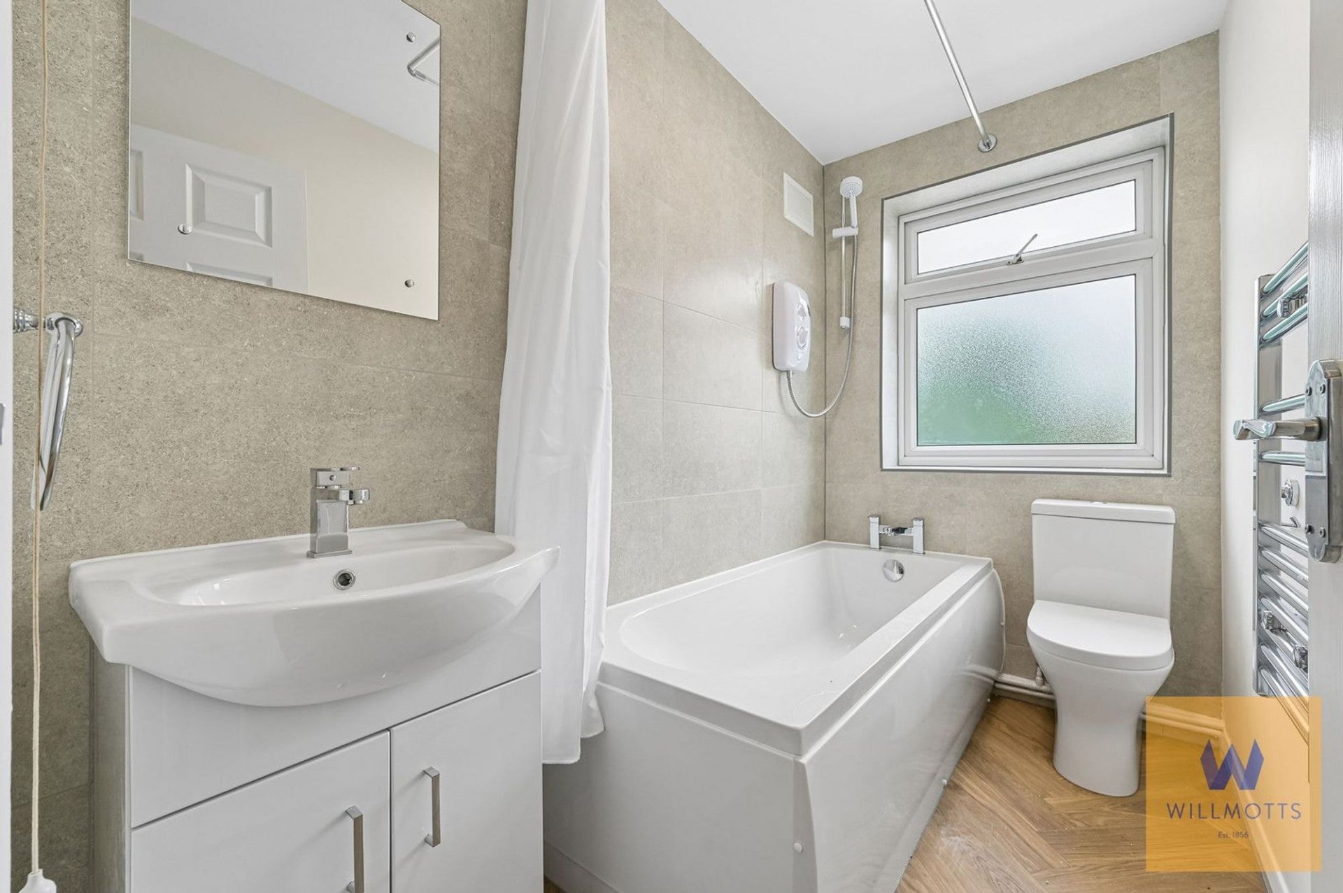 Flat Stainash Parade in Borough of Spelthorne