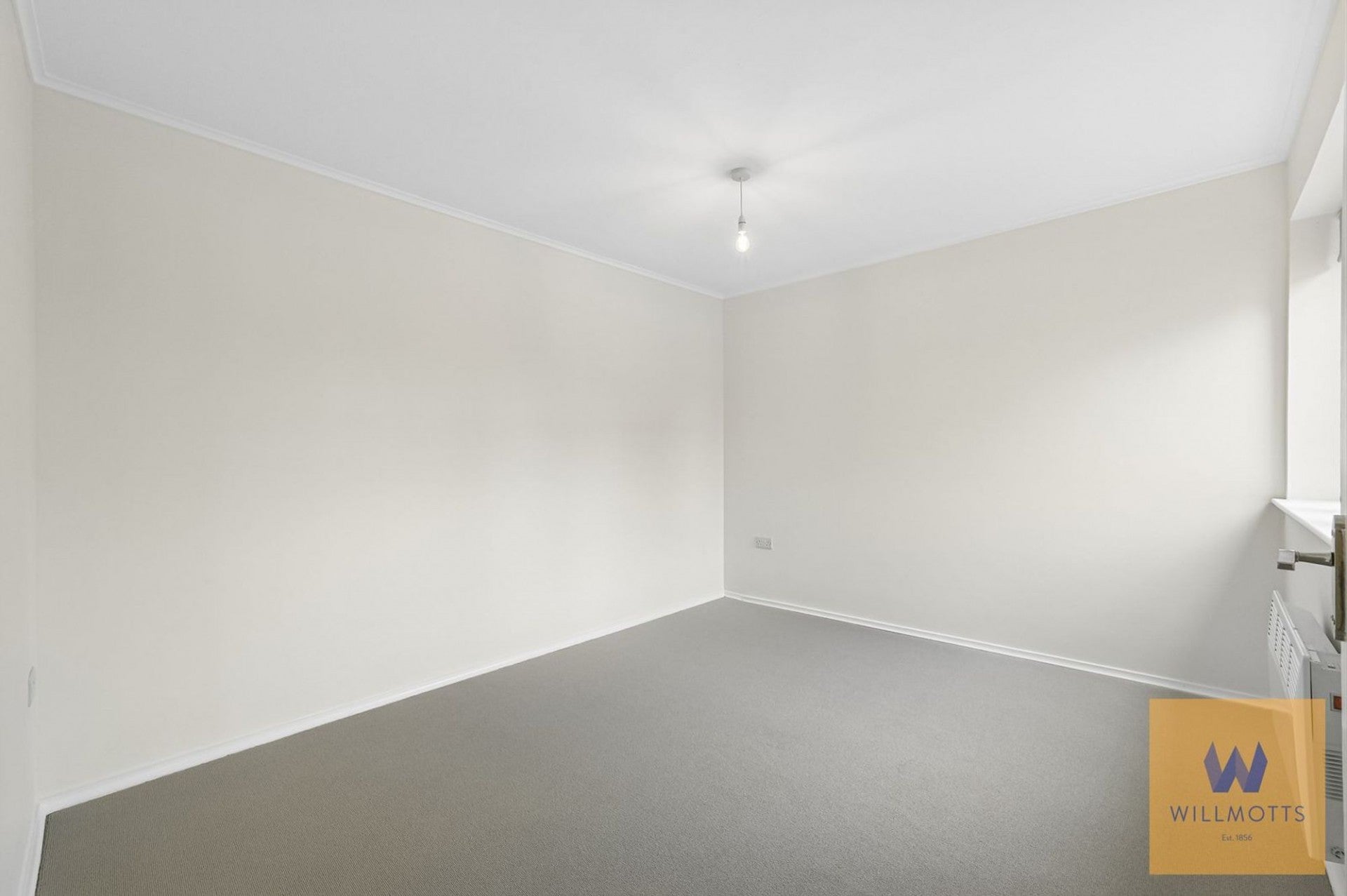 Flat Stainash Parade in Borough of Spelthorne