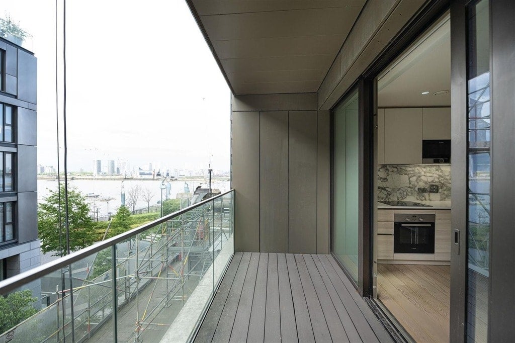 Flat Pilot Walk in Greater London