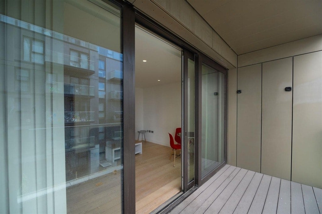 Flat Pilot Walk in Greater London