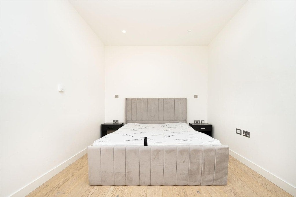 Flat Pilot Walk in Greater London