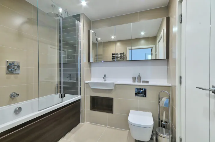 Flat Aldgate High Street in City of London