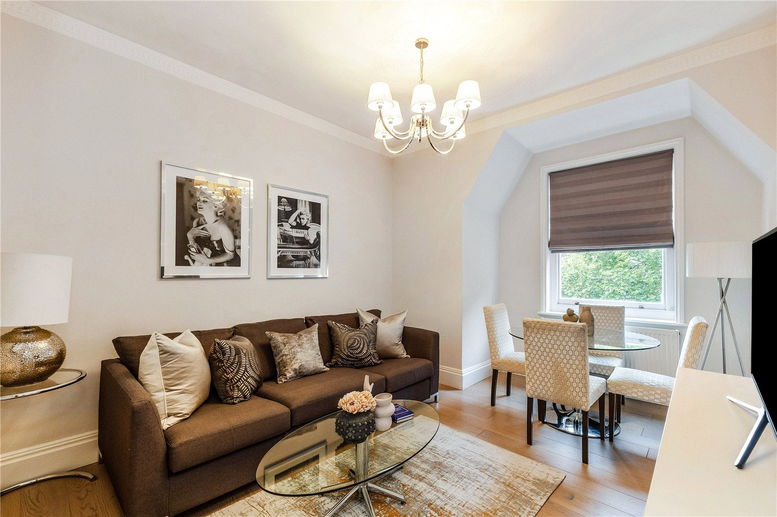 Flat Sloane Gardens in Greater London