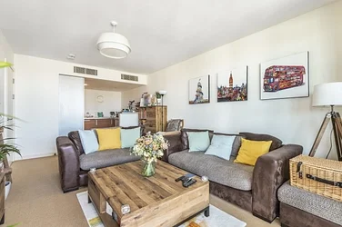 Flat Holman Road in Greater London