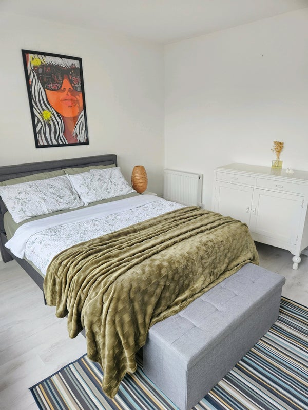 Room Queensdale Crescent in Greater London