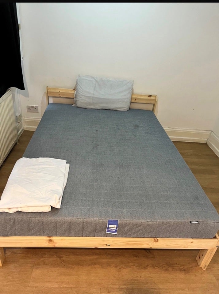 Room Great West Road in Greater London