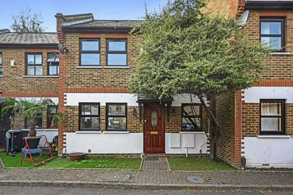House Pegasus Close in Greater London