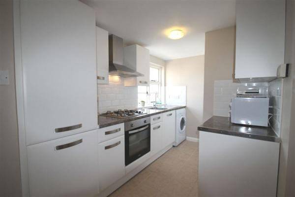 Flat Barking Road in Greater London