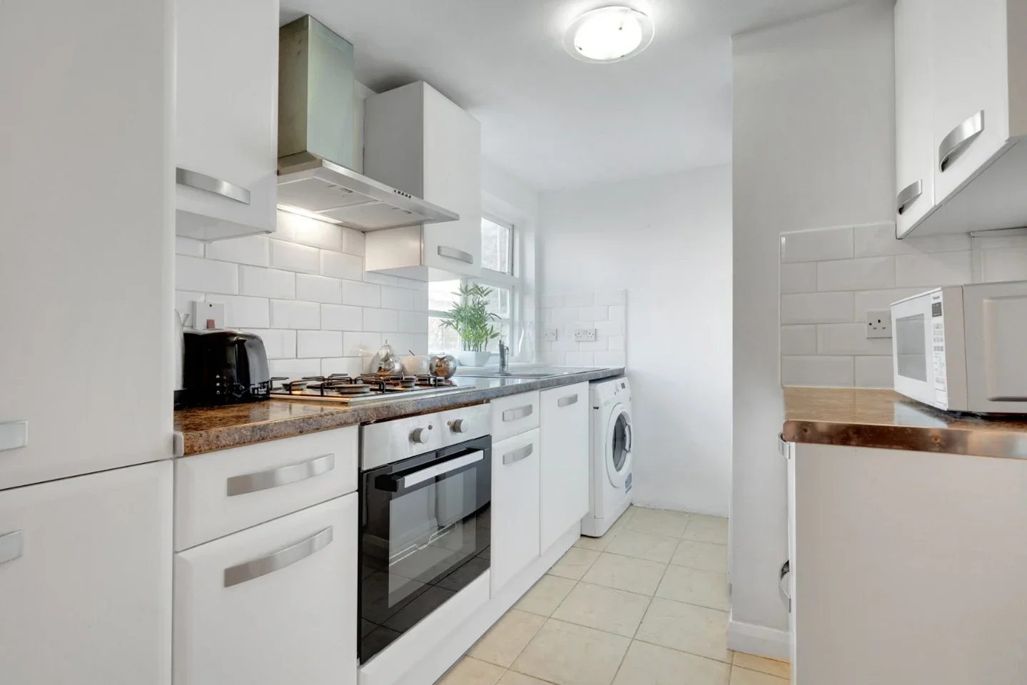 Flat Barking Road in Greater London