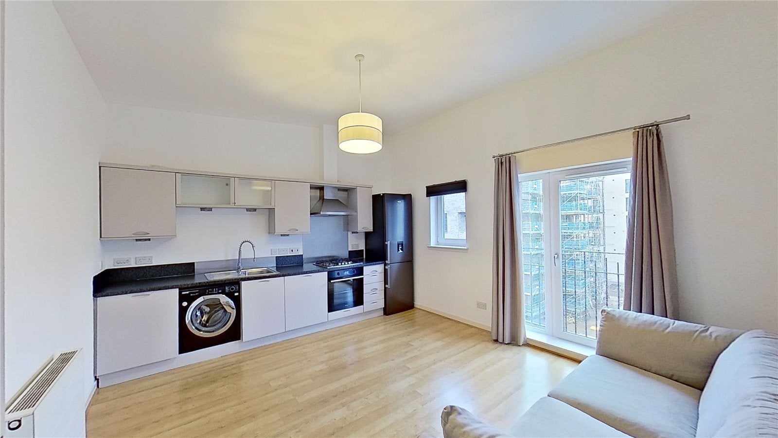 Flat Salamander Court in City of Edinburgh