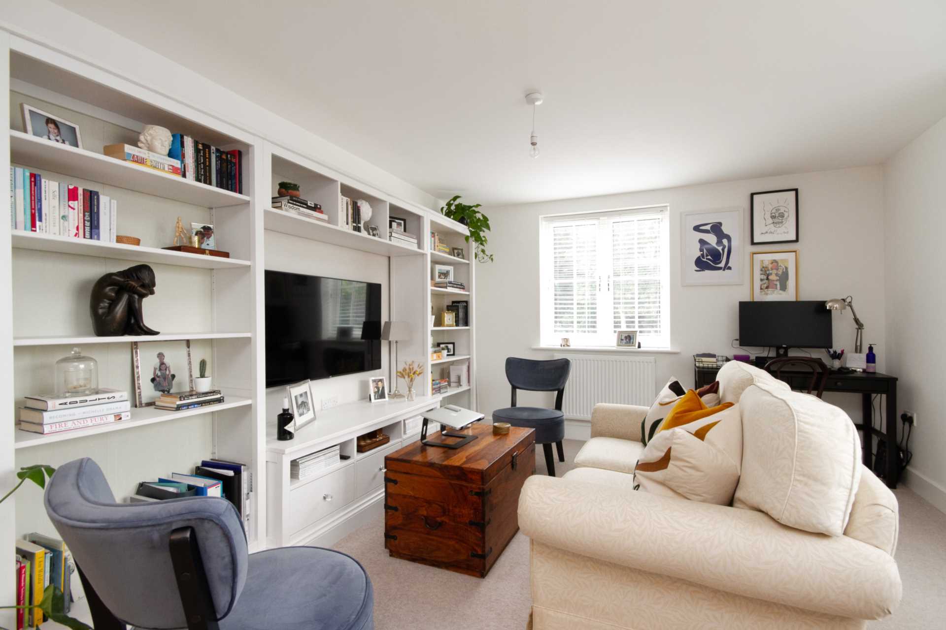 Flat Trotsworth Court in Egham