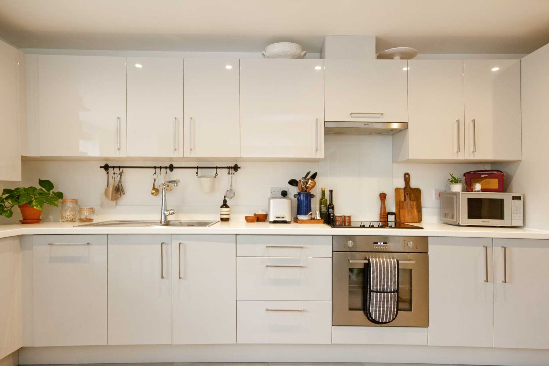 Flat Trotsworth Court in Egham
