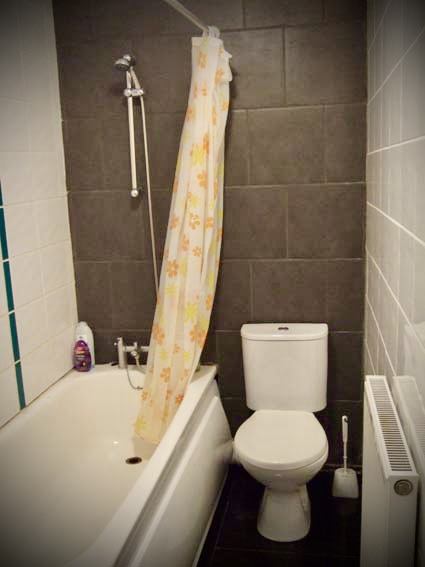 Room Cleveland Close in Nottingham