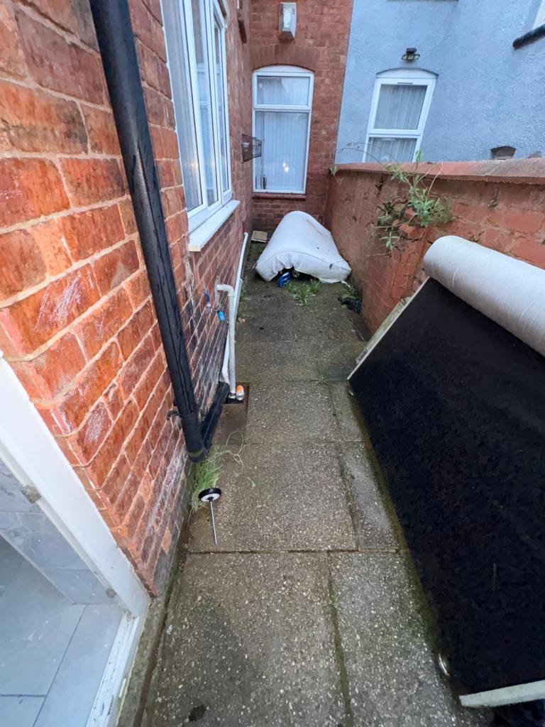 Flat Derby Street in Bloxwich