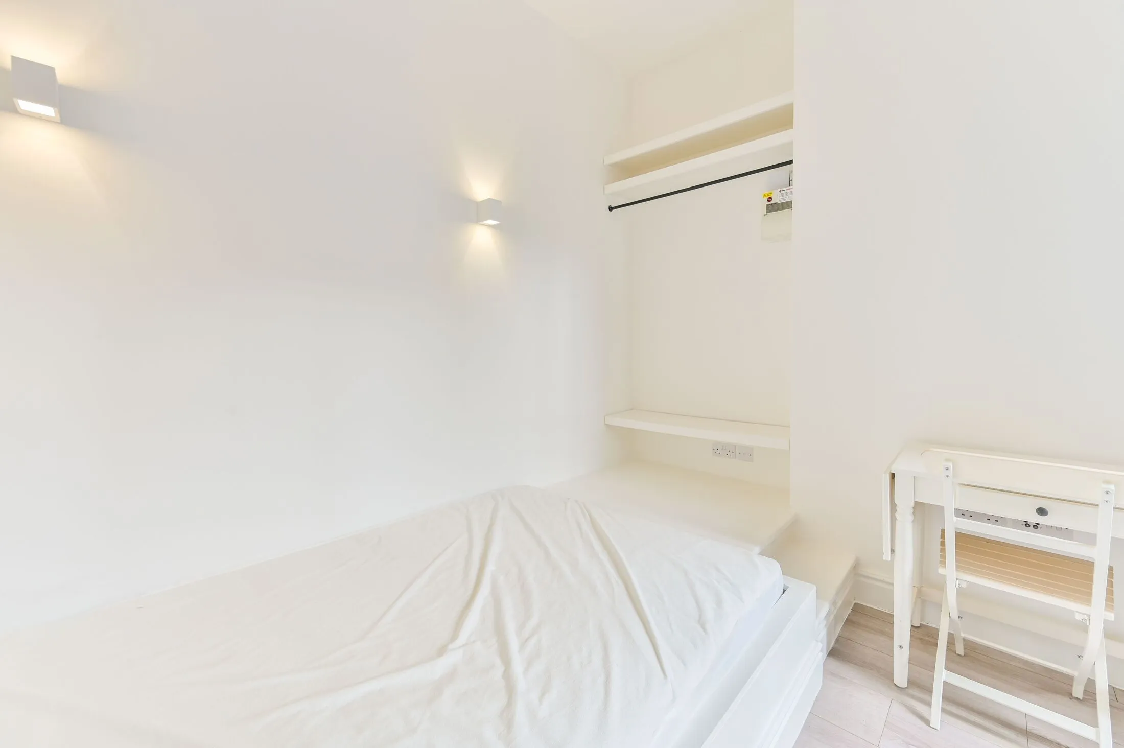 Flat Kilburn Lane in Greater London