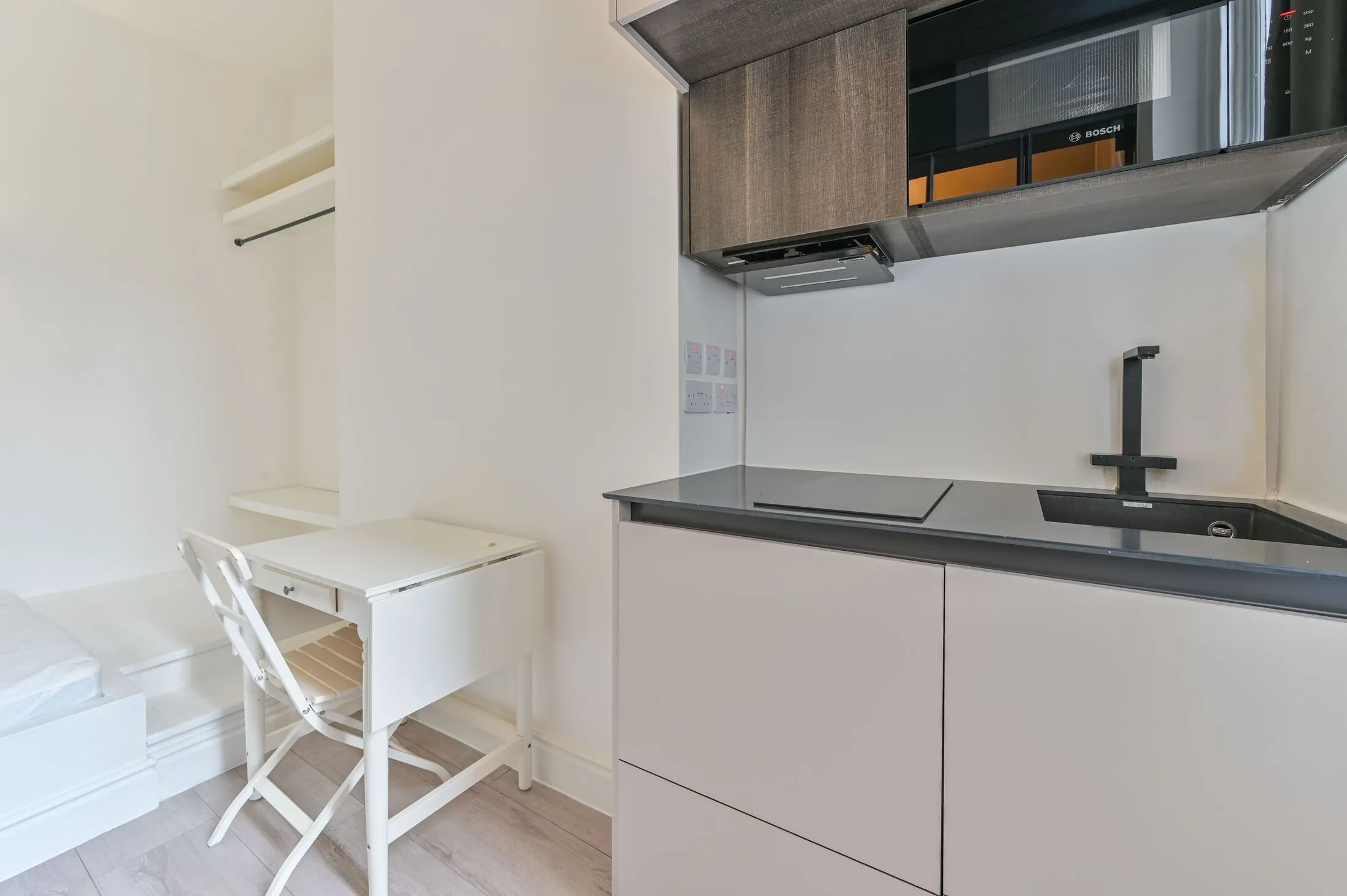 Flat Kilburn Lane in Greater London