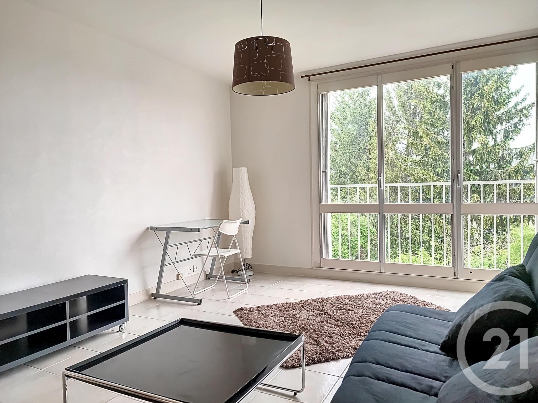 Appartement Rue de l'Hôtel de Ville à Saint-Julien-les-Villas