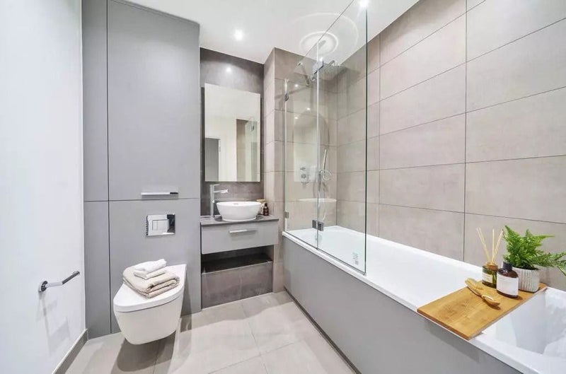 Room Atlantis Avenue in Greater London