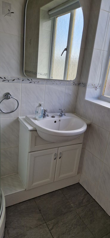 Room King's Gardens in Newton Mearns
