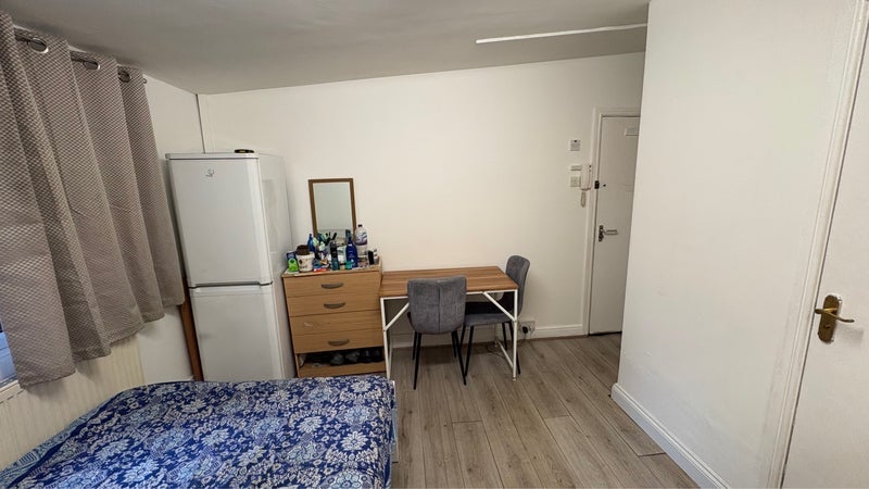 Room Osborn Street in Greater London