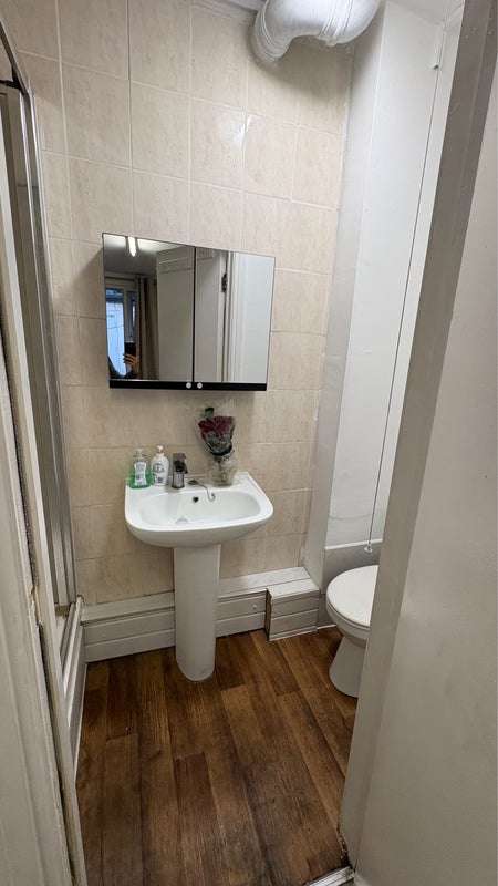 Room Osborn Street in Greater London