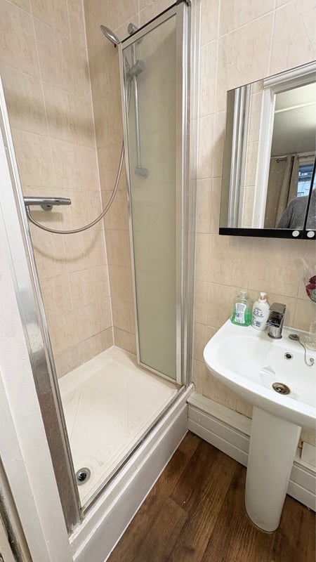 Room Osborn Street in Greater London