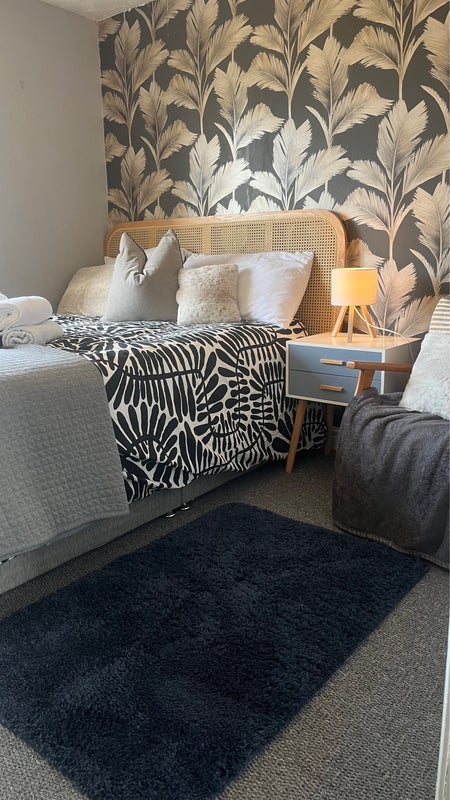 Room Buttermere Avenue in Manchester