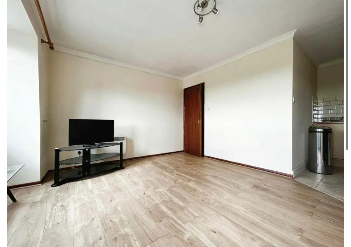 Flat Poyle Road in Slough