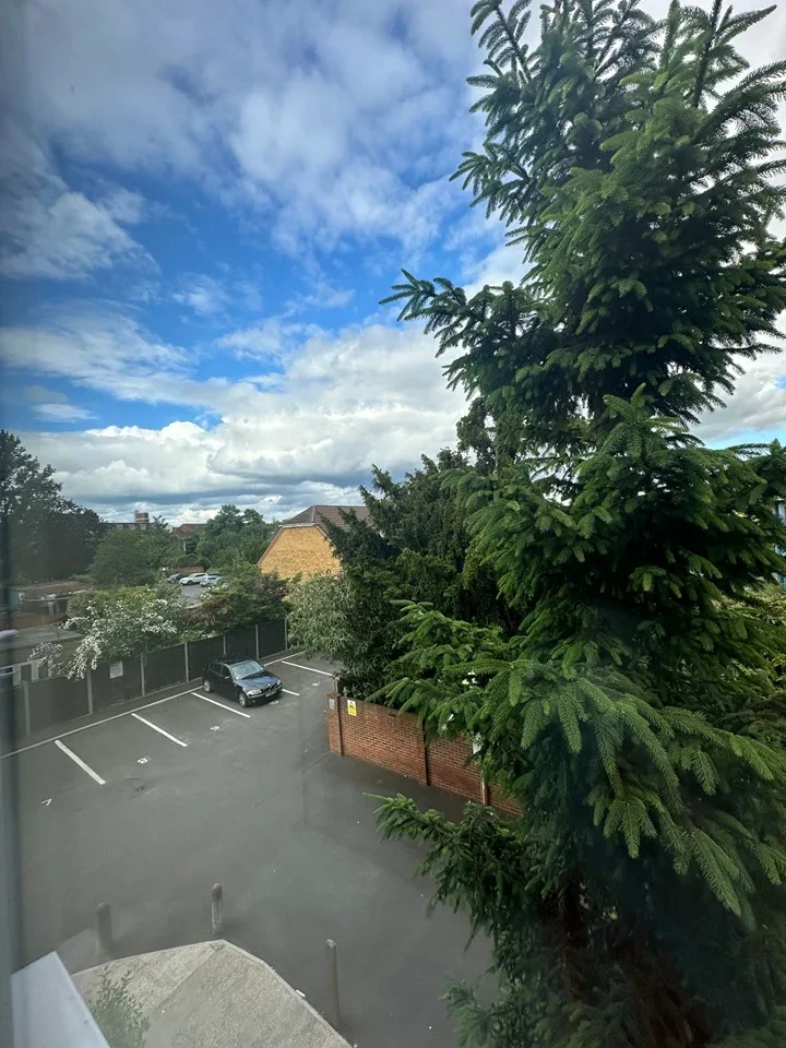 Flat Poyle Road in Slough