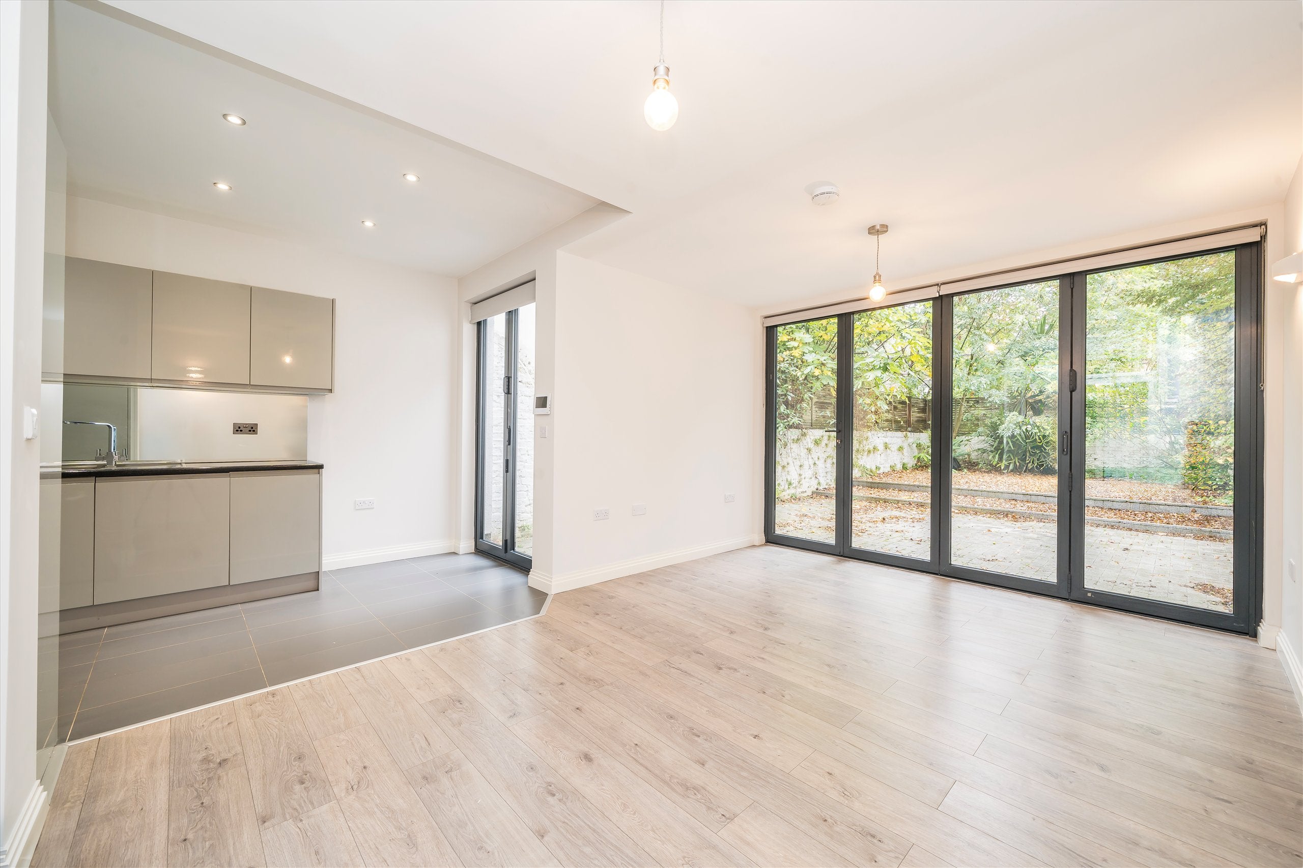 Flat Lena Gardens in Greater London