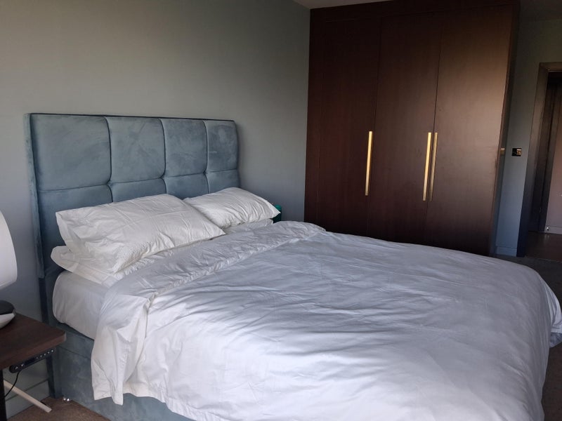 Room Manor Road in Greater London