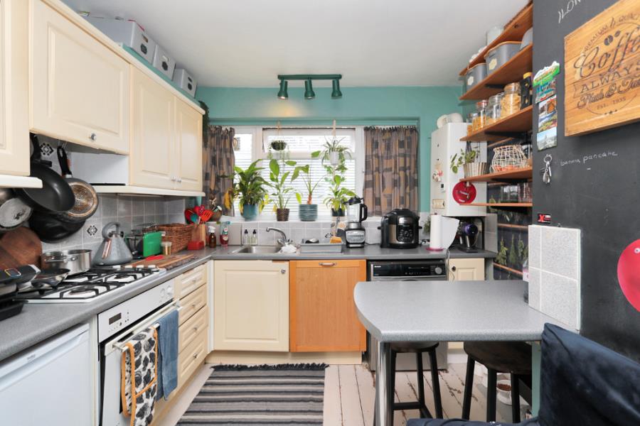 Flat Lovelace Road in Greater London