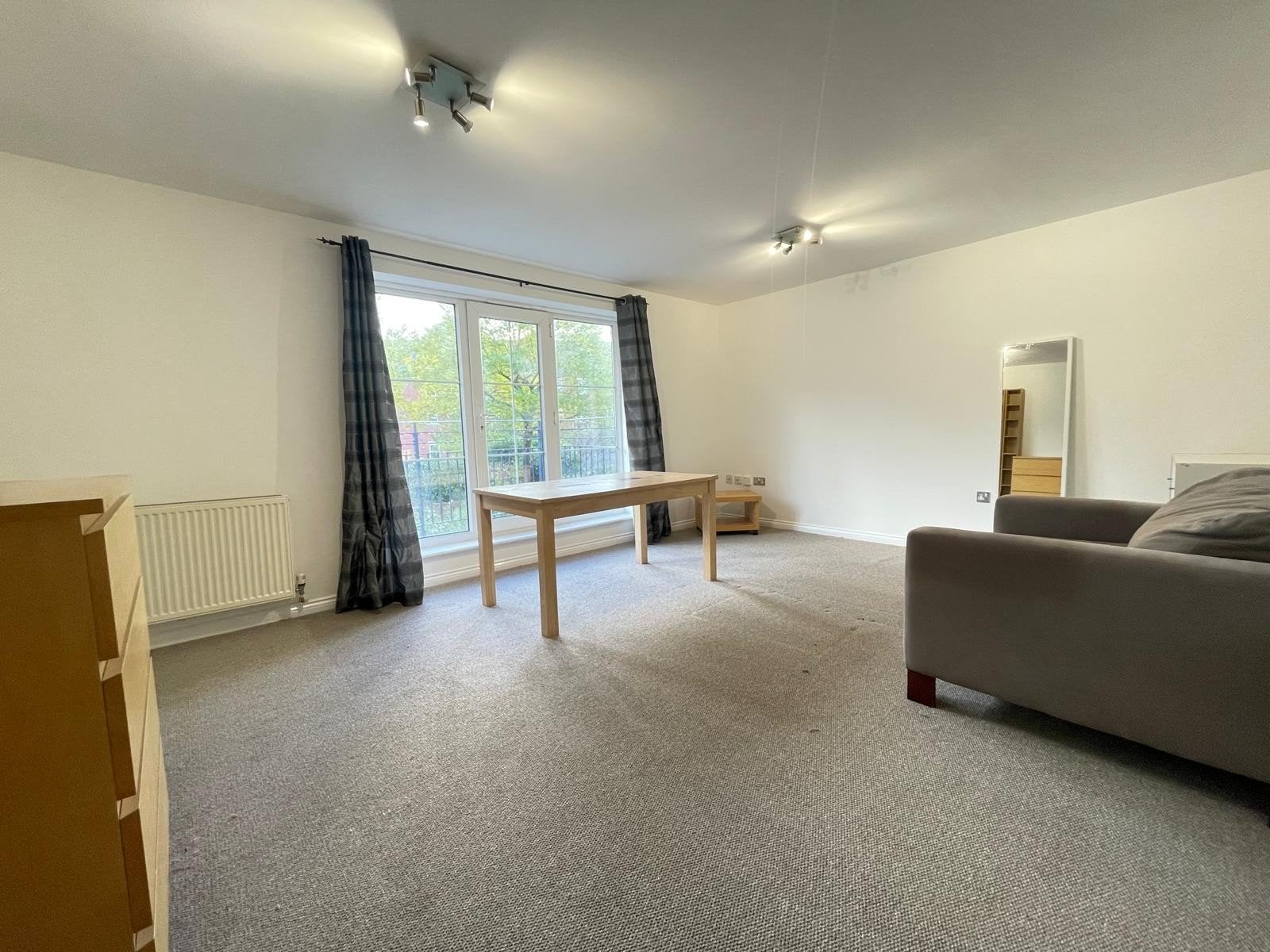 Flat Carisbrooke Road in Leeds