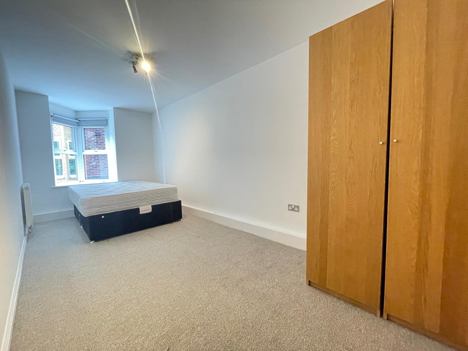 Flat Carisbrooke Road in Leeds