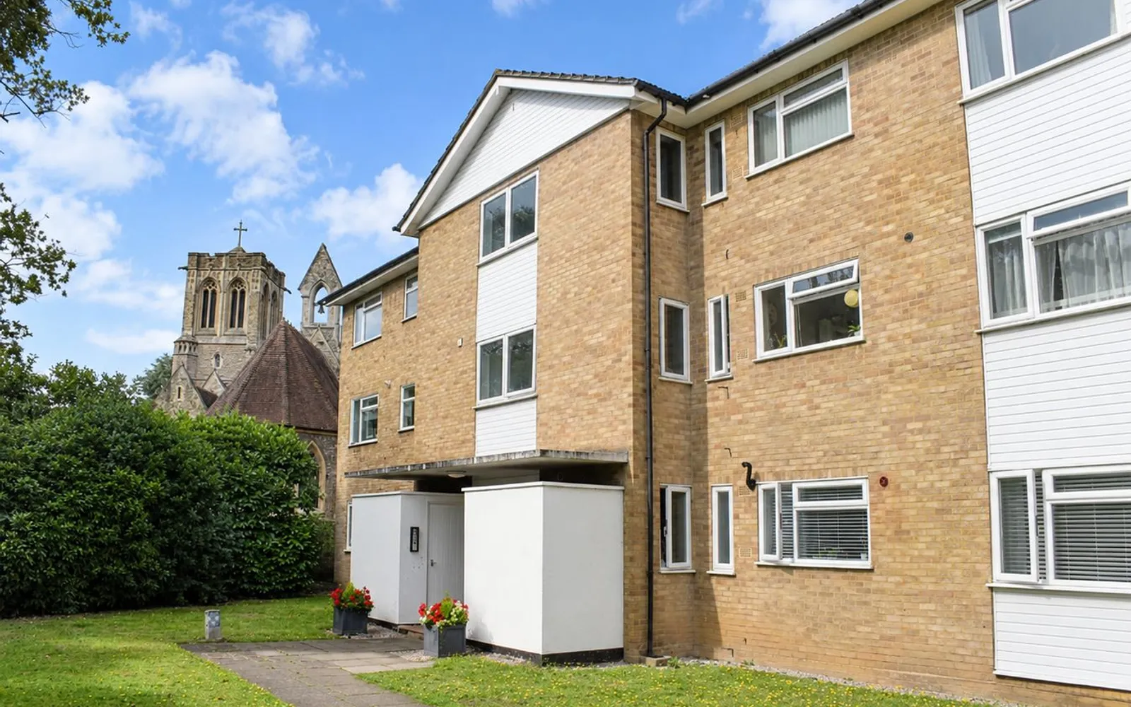 Flat Conifers in Elmbridge