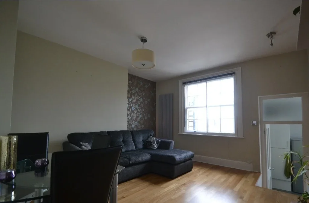 Flat Brunswick Place in Hove