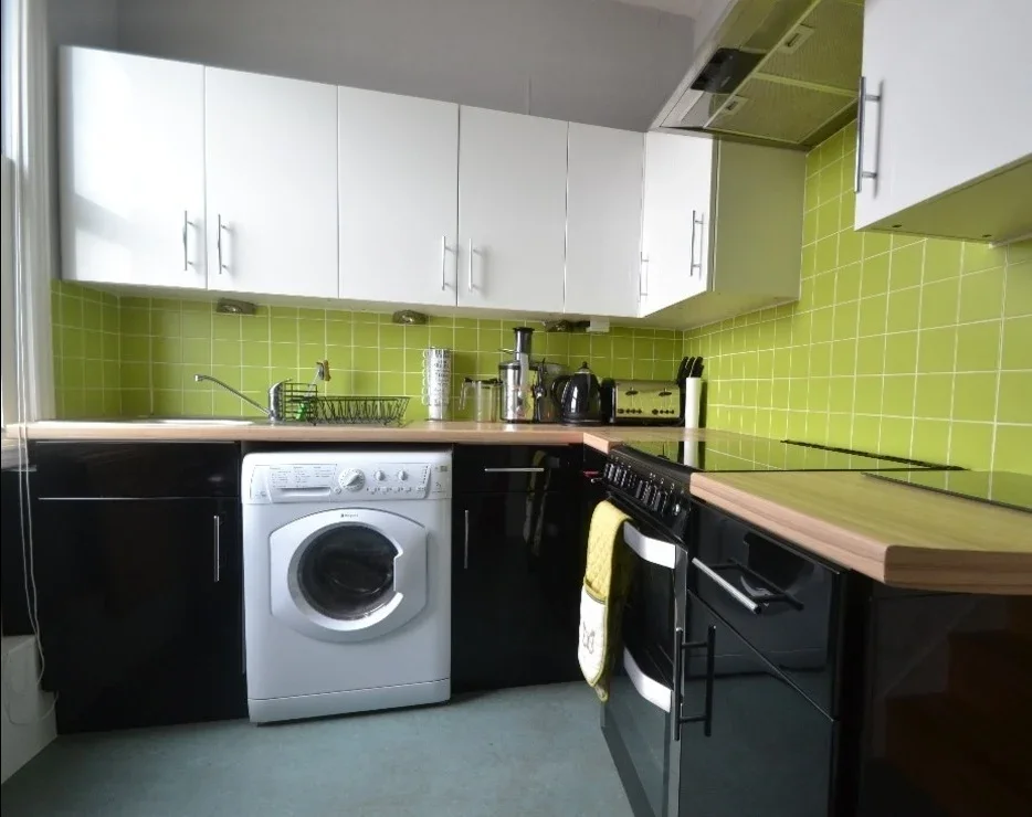 Flat Brunswick Place in Hove
