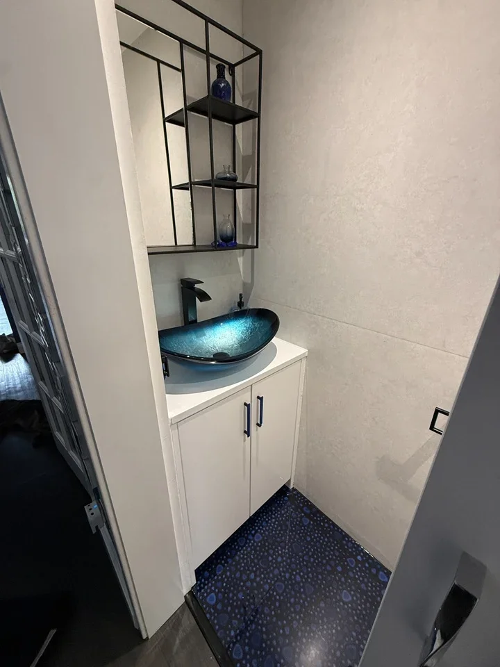 Room Neville Close in Greater London