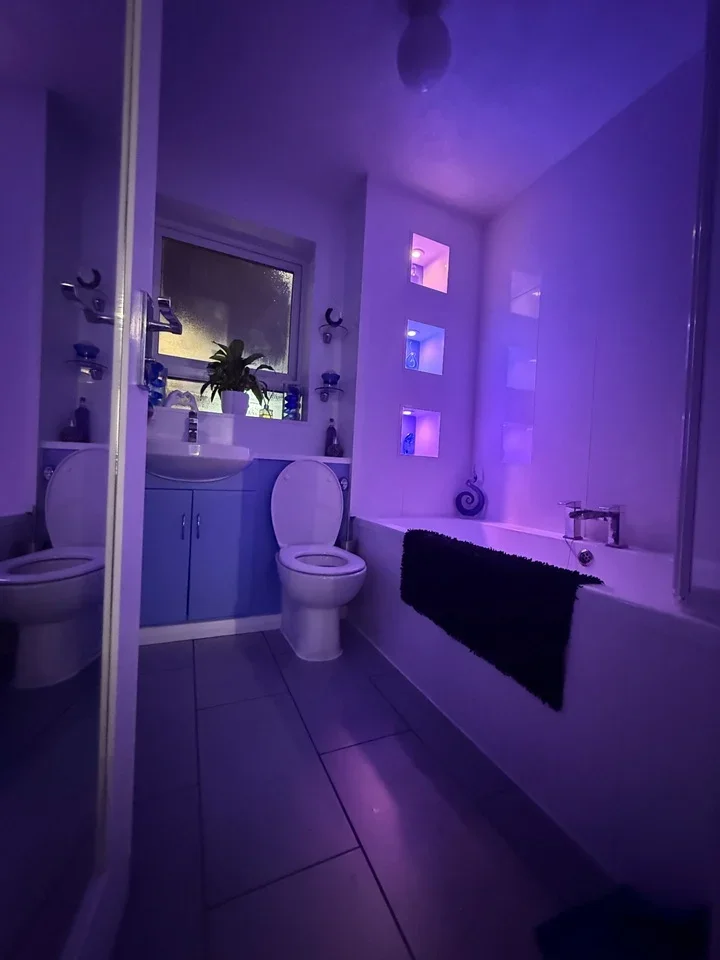 Room Neville Close in Greater London