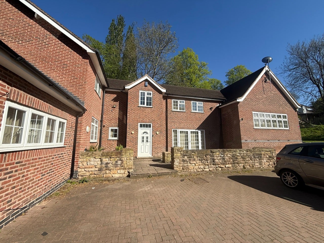 House Sunridge Court in Nottingham