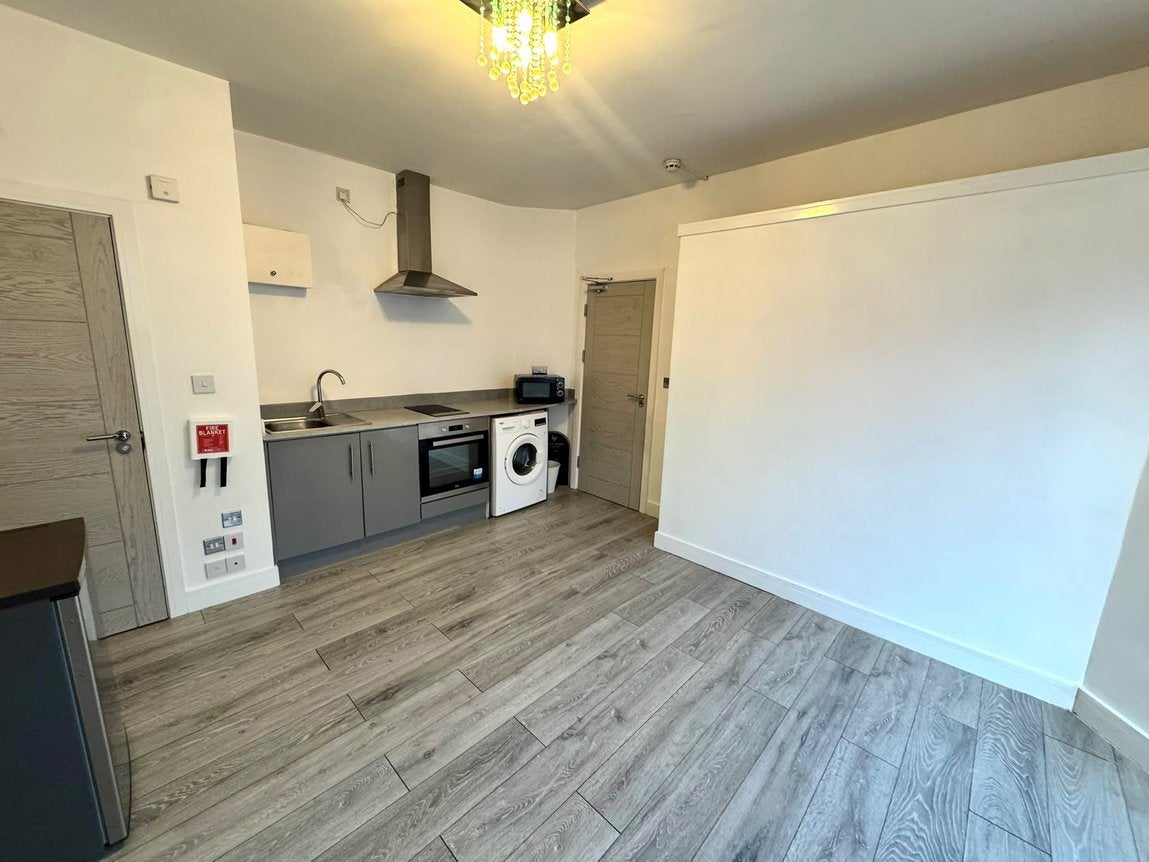Flat Milton Road in Swindon