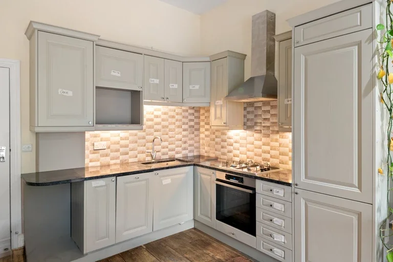 Flat Studland Road in Greater London