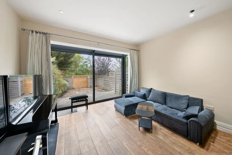 Flat Studland Road in Greater London
