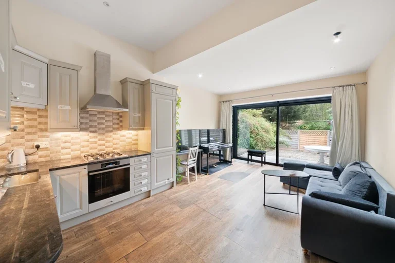 Flat Studland Road in Greater London