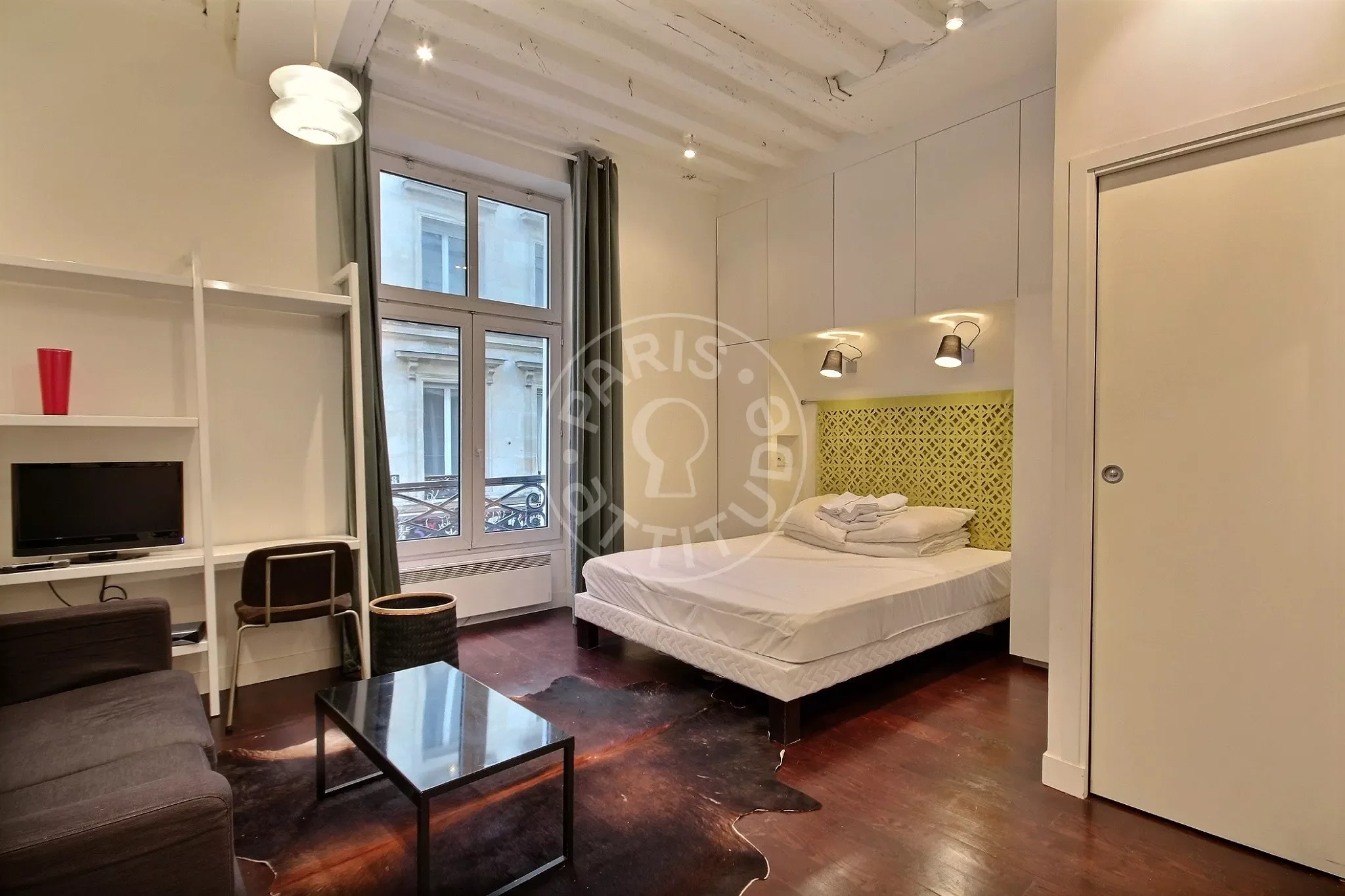 Appartement Rue des Écouffes à Paris
